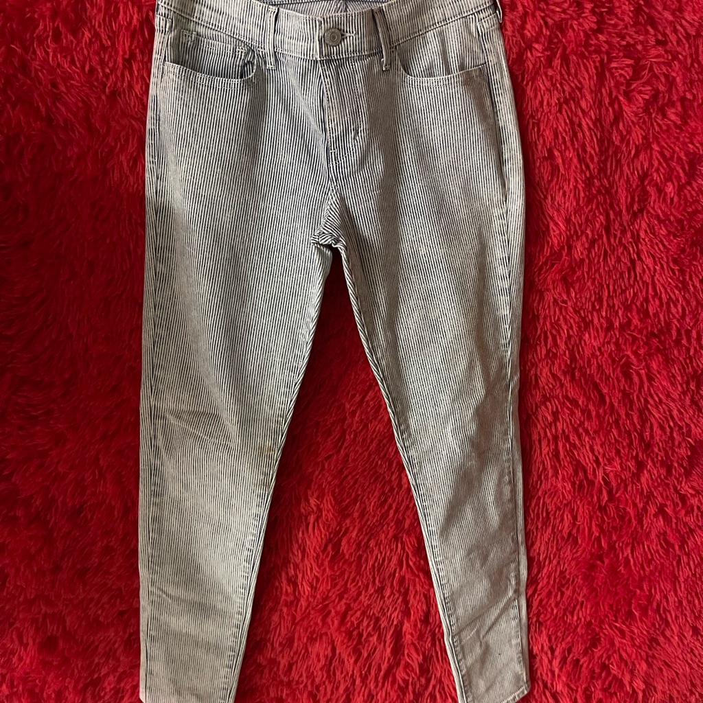 Levis Jeans 710
